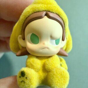 POP BEAN Zsiga Sitting Puppy - MINI Figurine Pajama Dressing POP MART